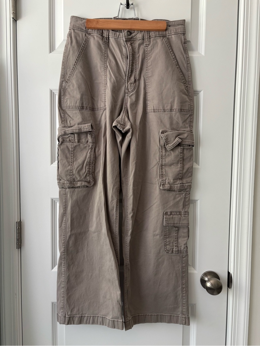 Hollister Size 29S Gray Ultra High-Rise Baggy Cargo Pants